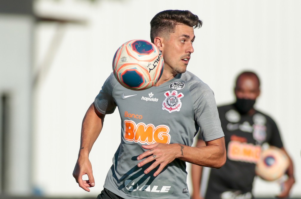 Danilo Avelar pode ser titular do Corinthians no clássico contra o Palmeiras — Foto- Rodrigo Coca : Ag.Corinthians