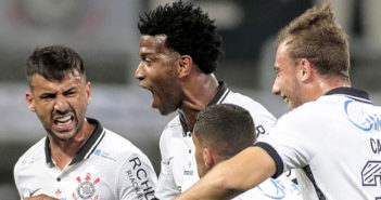 Gil comemora gol da vitória do Corinthians contra Palmeiras no retorno do Paulistão