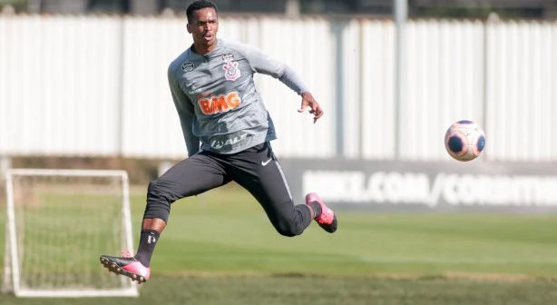 Jô fora do Clássico entre Corinthians e Palmeiras