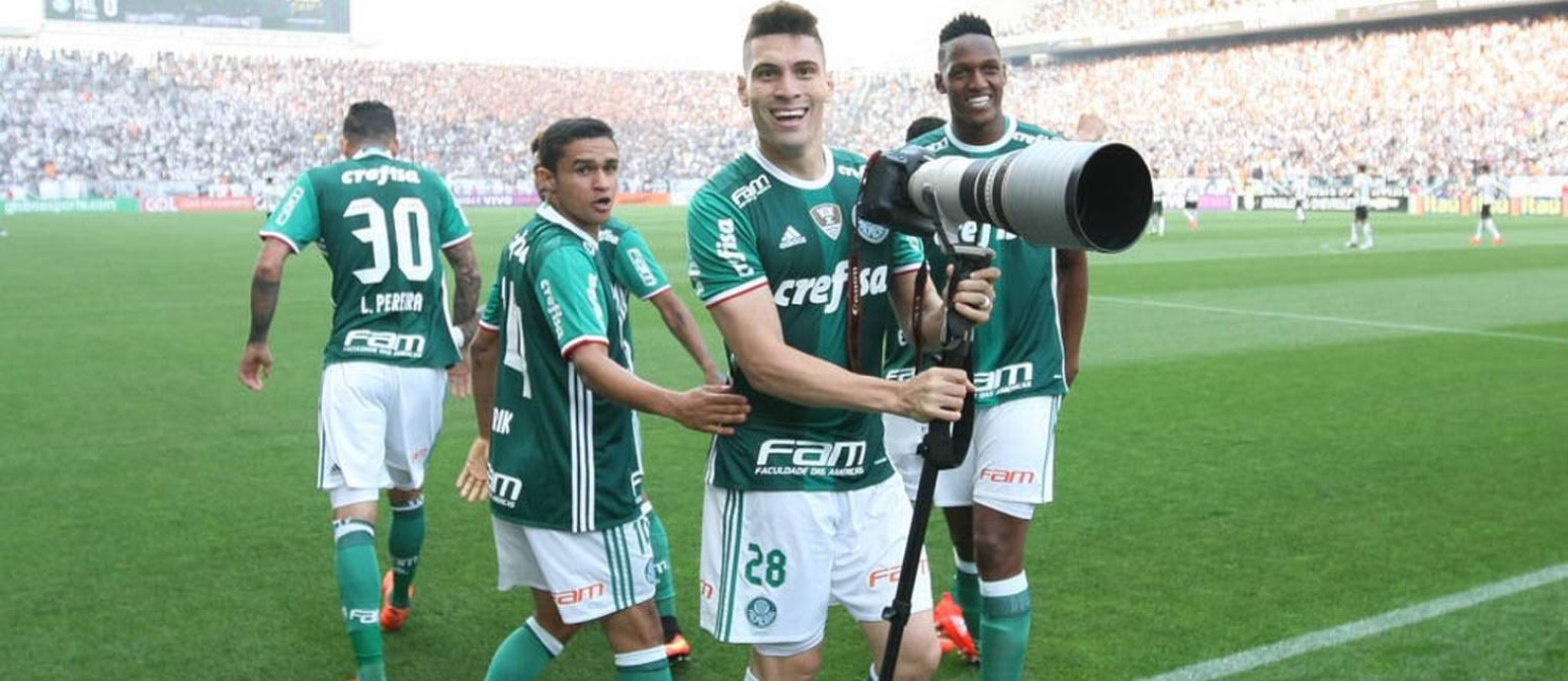 Palmeiras vence Corinthians na Arena