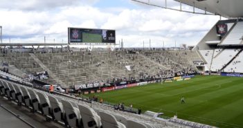 Presidente da Caixa provoca Corinthians e ameaça tirar estádio do clube
