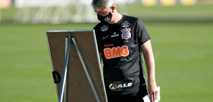 Tiago Nunes, técnico do Corinthians, durante treinamento — Foto- Rodrigo Coca : Ag. Corinthians