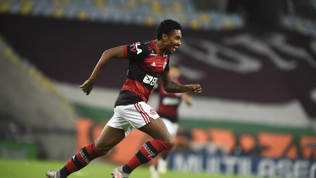 Vitinho, do Flamengo, comemora gol sobre o Fluminense (Foto- André Durão)