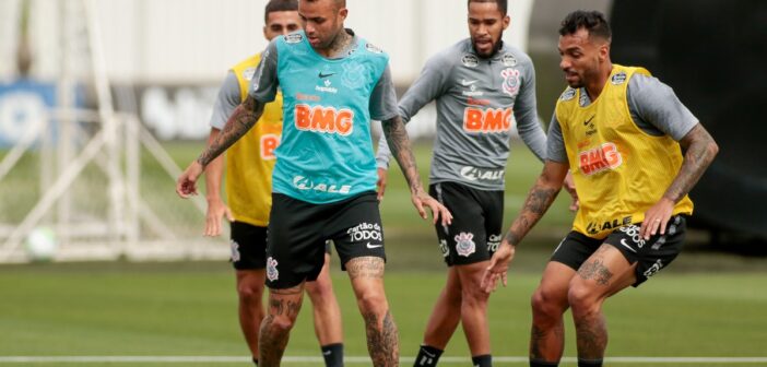 Após derrota no clássico, Corinthians treina de olho no duelo com Goiás