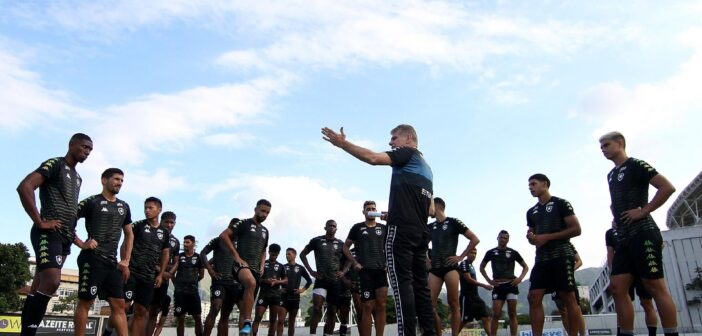 Botafogo encara Fortaleza no Nordeste atrás da primeira vitória no Brasileirão