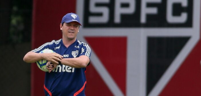 Com jogo suspenso, Diniz ganha tempo para treinar novo esquema no São Paulo