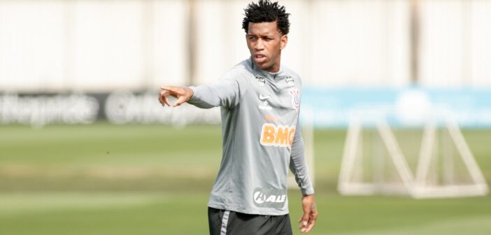 Corinthians confirma testes de covid-19 positivos de Gil e Léo Natel