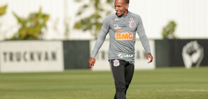Corinthians enfrenta o Fortaleza e vive expectativa pela estreia de Otero