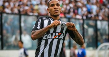 Corinthians inicia conversas com Atlético-MG por empréstimo de Otero