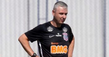 Corinthians perde invencibilidade em clássicos e Tiago Nunes admite preocupação