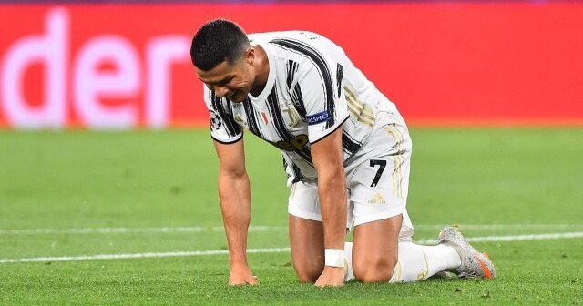 Cristiano Ronaldo marcou dois gols, mas não evitou eliminação da Juventus na Liga dos Campeões