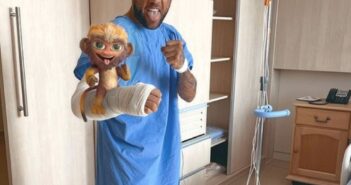 Depois de cirurgia, Daniel Alves se manifesta “não existem batalhas sem feridas”