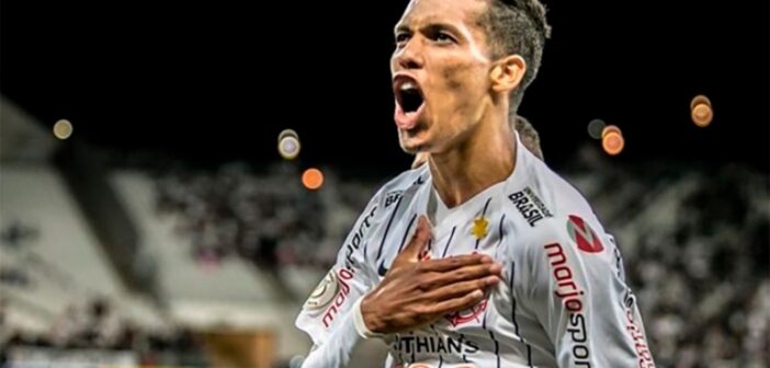 Pedrinho se despede da torcida do Corinthians