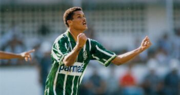 Ídolo dos anos 90, Rivaldo parabeniza Palmeiras pelo aniversário de 106 anos