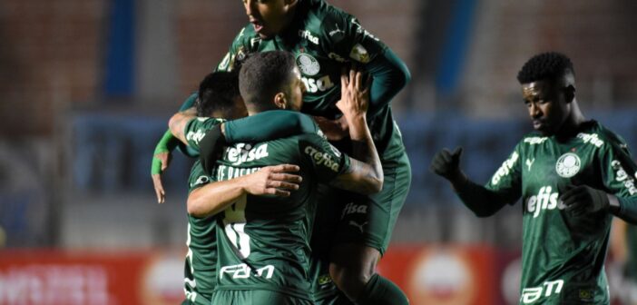 Com golaço de Menino, Palmeiras bate Bolívar na retomada da Libertadores e mantém ponta