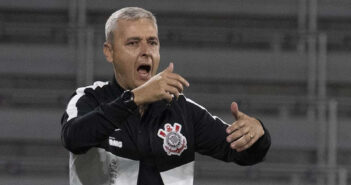 Corinthians demite técnico Tiago Nunes após derrota no Derby