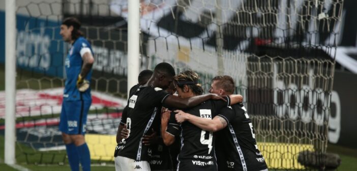 Estreando na Neo Química Arena, Corinthians fica no empate com o Botafogo