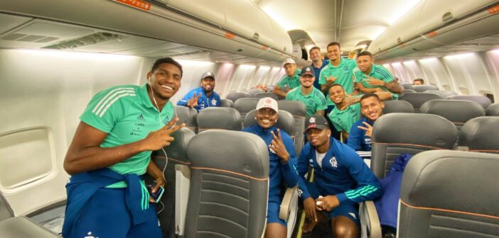 Funcionário é demitido do Flamengo por foto em avião e vê covardia
