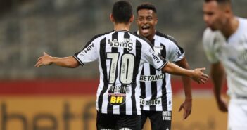 Atlético e Santos - Savarino e Keno celebram gol em Atlético 2x0 Santos — Foto- Pedro Souza-Atlético-MG