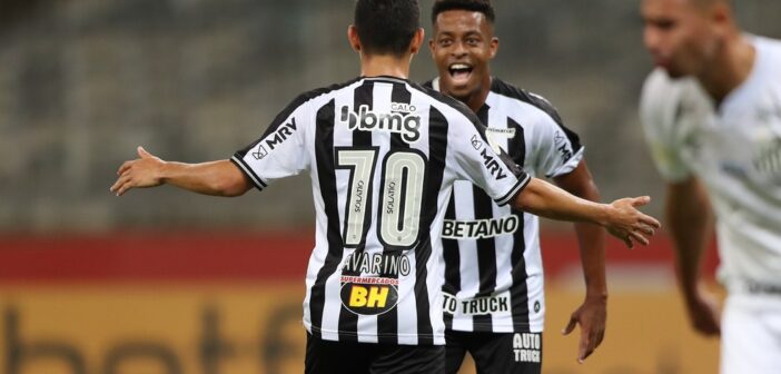 Atlético e Santos - Savarino e Keno celebram gol em Atlético 2x0 Santos — Foto- Pedro Souza-Atlético-MG