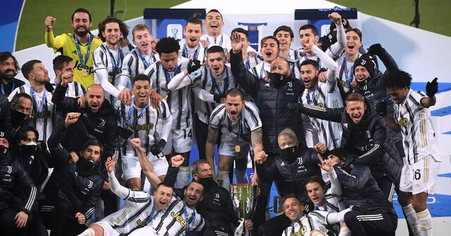 Juventus vence Napoli e conquista título da Supercopa da Itália, primeiro com Pirlo
