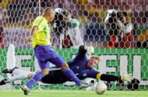 Ronaldo fez os dois gols do Brasil contra a Alemanha na final da Copa do Mundo de 2002 (Foto: GettyImages)