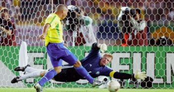 Ronaldo fez os dois gols do Brasil contra a Alemanha na final da Copa do Mundo de 2002 (Foto: GettyImages)